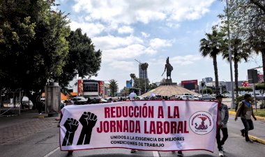Obreros antorchistas exigen reducción de jornada laboral en Baja California