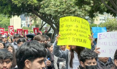 Marchan en Tijuana por mejoras urgentes en escuelas públicas