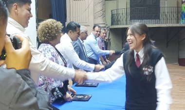 Jóvenes luchen contra la discriminación de la Secretaría de Bienestar. Lenin Campos