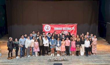 La poesía despierta la conciencia social: Gloria Brito